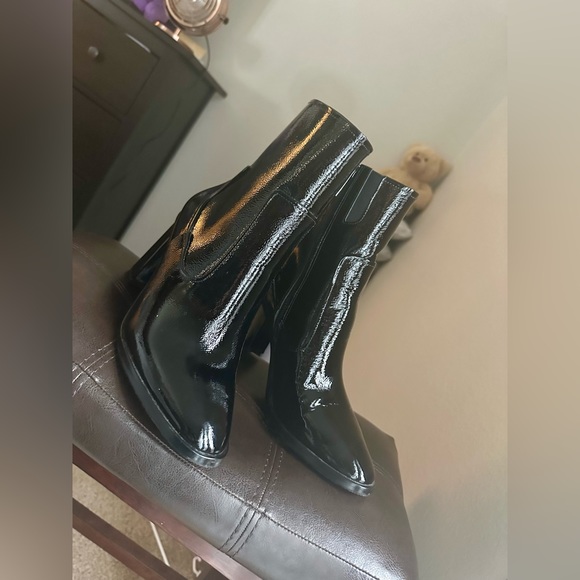 Donald Pliner | Maymi Boots in Black Leather Patent, size 9US/39EU - Picture 1 of 6